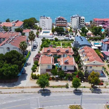 Salazzo Calis Beach Villa *