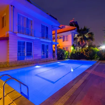 Salazzo Calis Beach Villa *